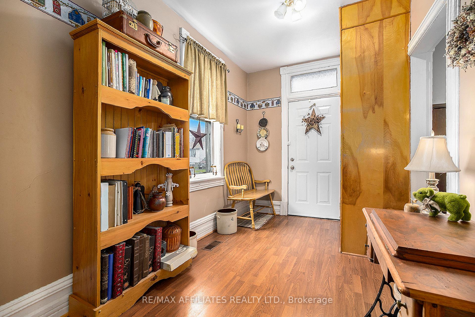 Photo 4 of 15 Robina Avenue N, Smiths Falls — HOMEH
