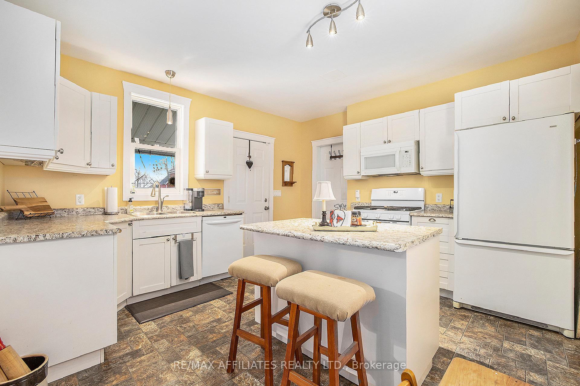 Photo 10 of 15 Robina Avenue N, Smiths Falls — HOMEH