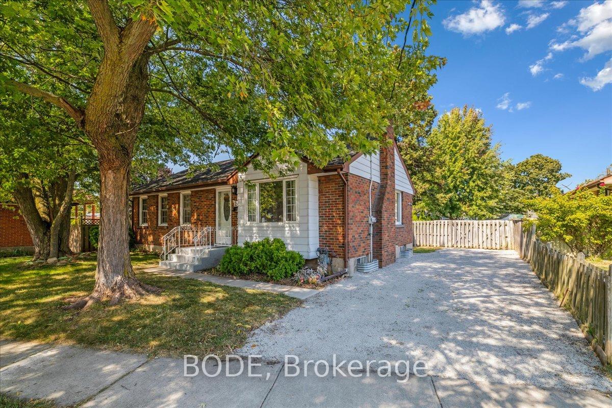 Photo 3 of 243 Scott Street, St. Catharines, Lakeport — HOMEH