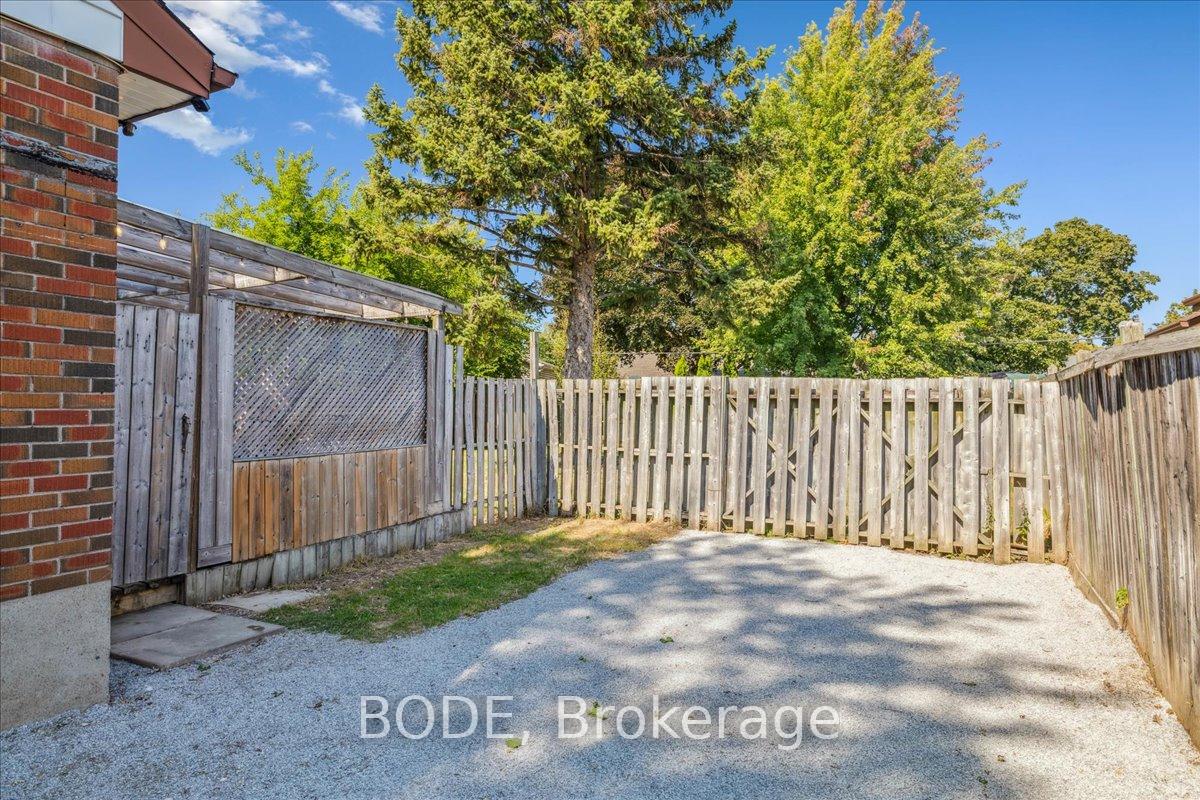 Photo 5 of 243 Scott Street, St. Catharines, Lakeport — HOMEH