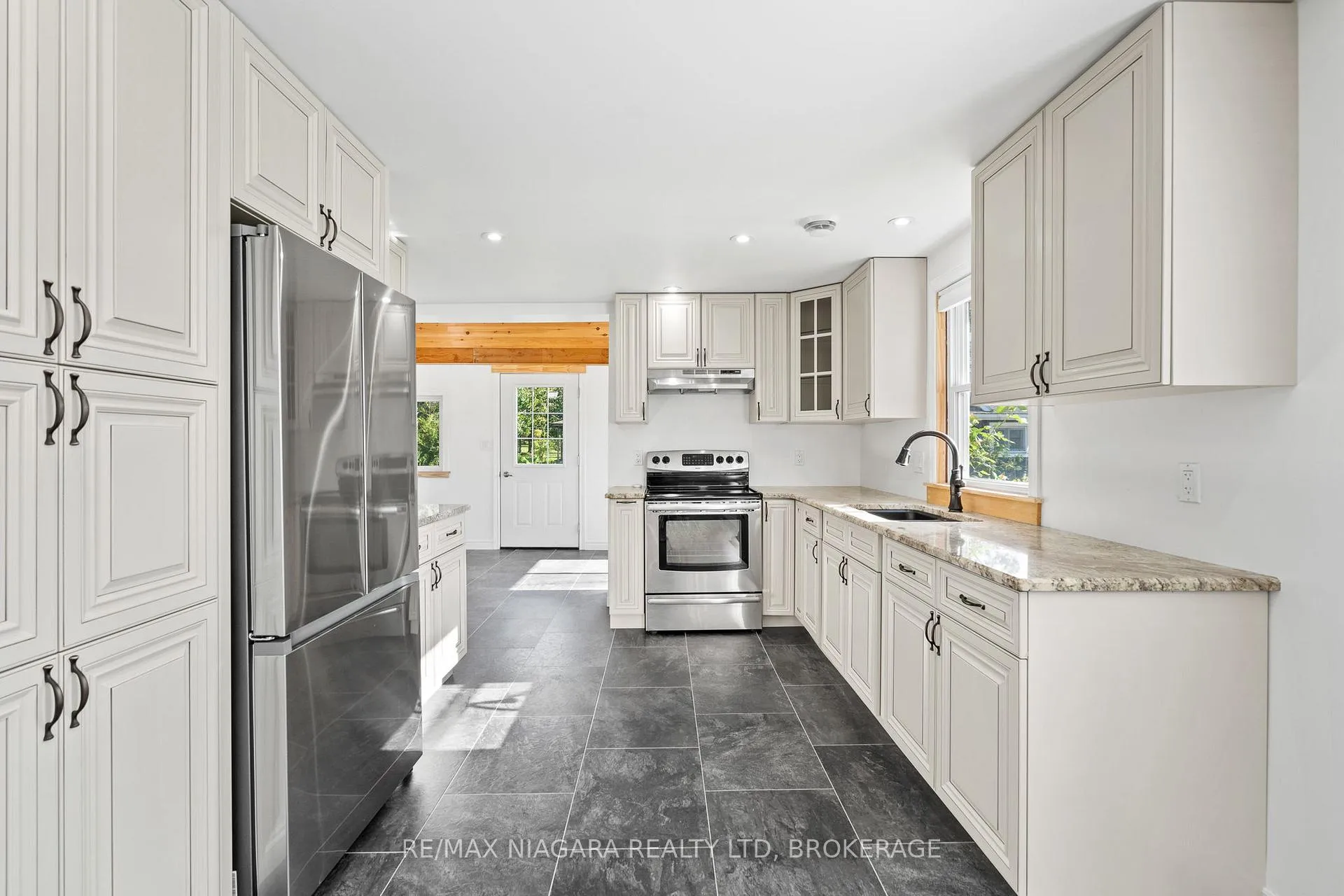 Photo 15 of 11496 Cook Lane, Wainfleet, Lakeshore — HOMEH