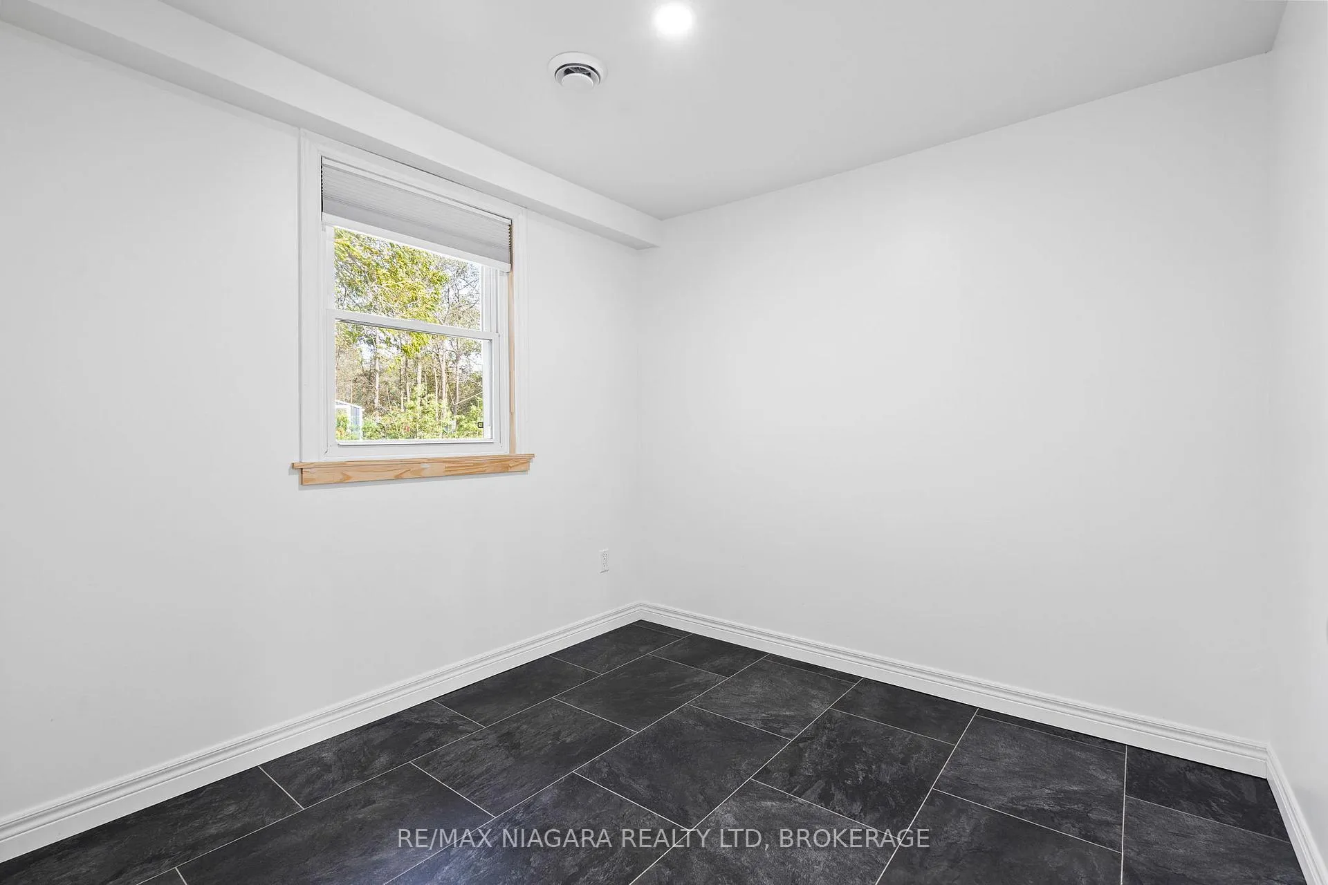 Photo 17 of 11496 Cook Lane, Wainfleet, Lakeshore — HOMEH