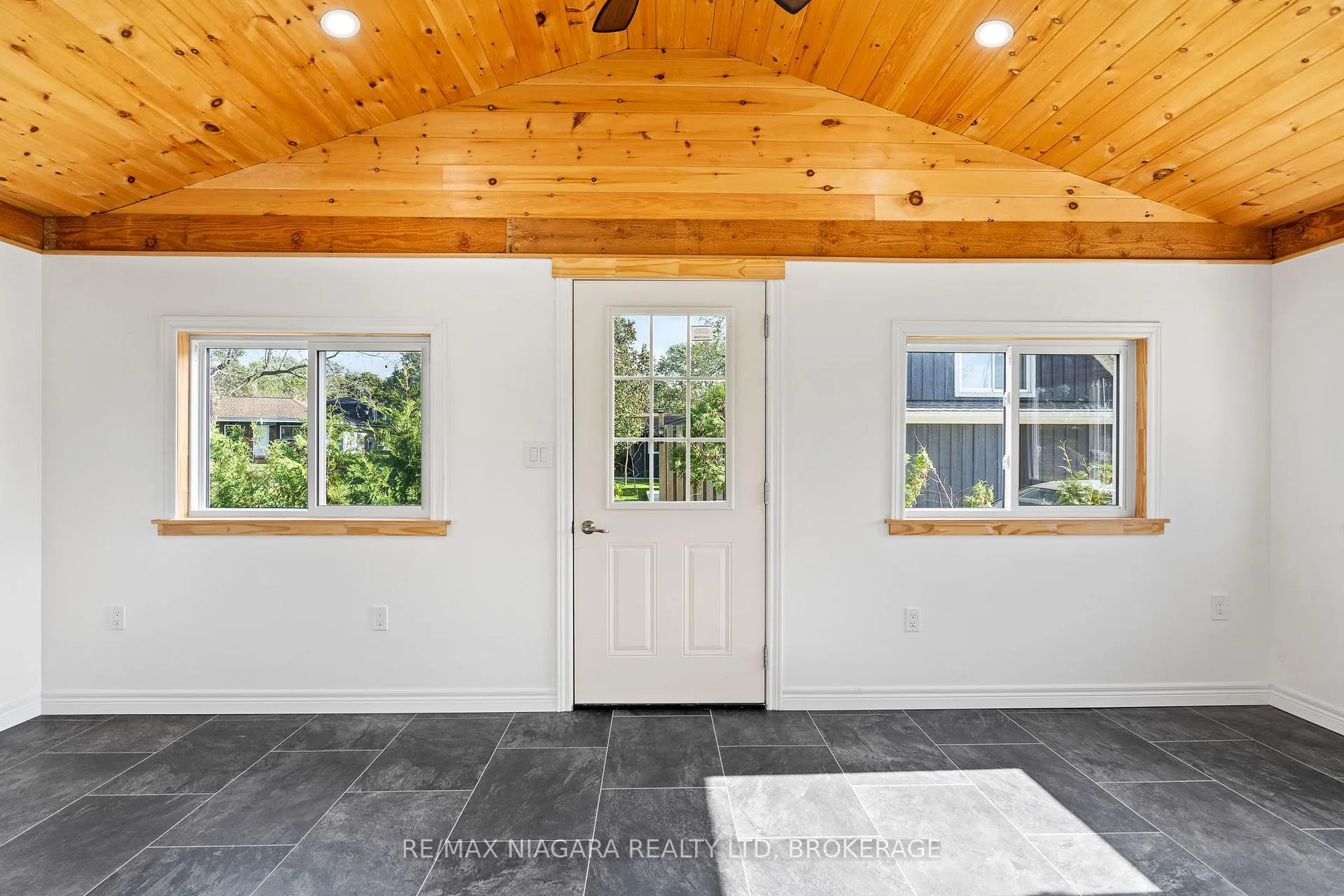 Photo 20 of 11496 Cook Lane, Wainfleet, Lakeshore — HOMEH