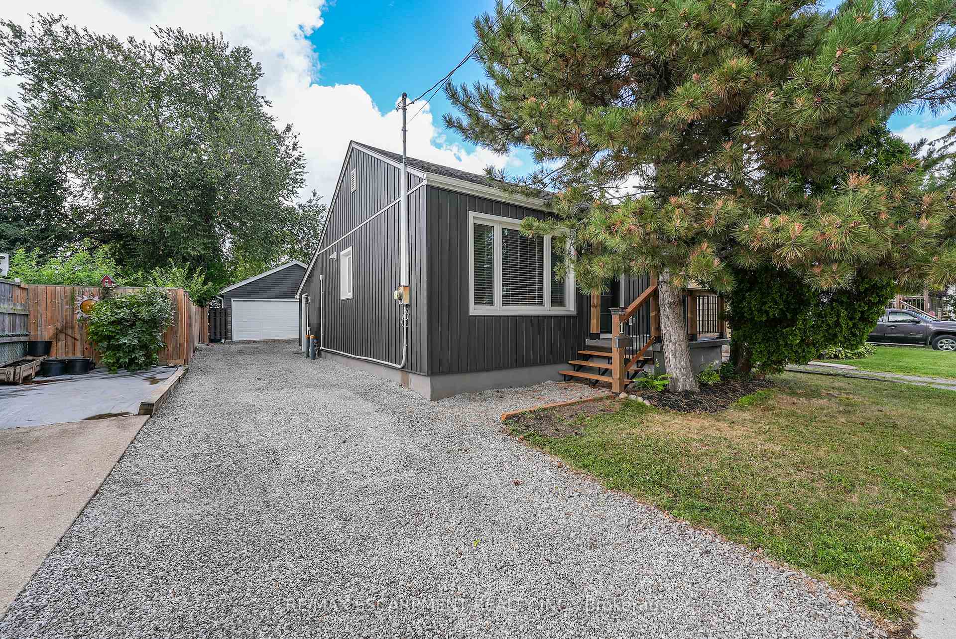 Photo 1 of 1 Waverley Road, St. Catharines, Facer — HOMEH