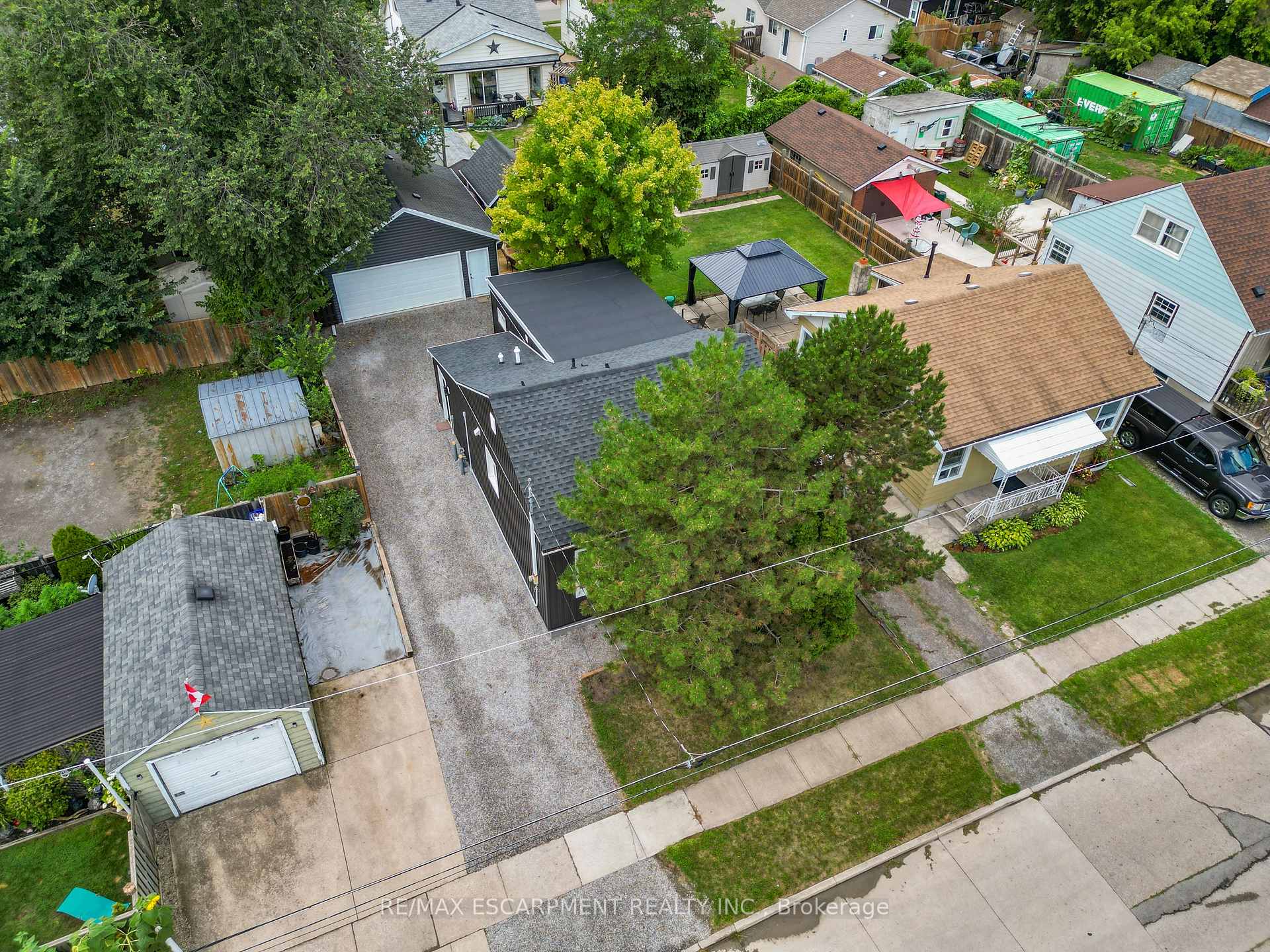 Photo 23 of 1 Waverley Road, St. Catharines, Facer — HOMEH
