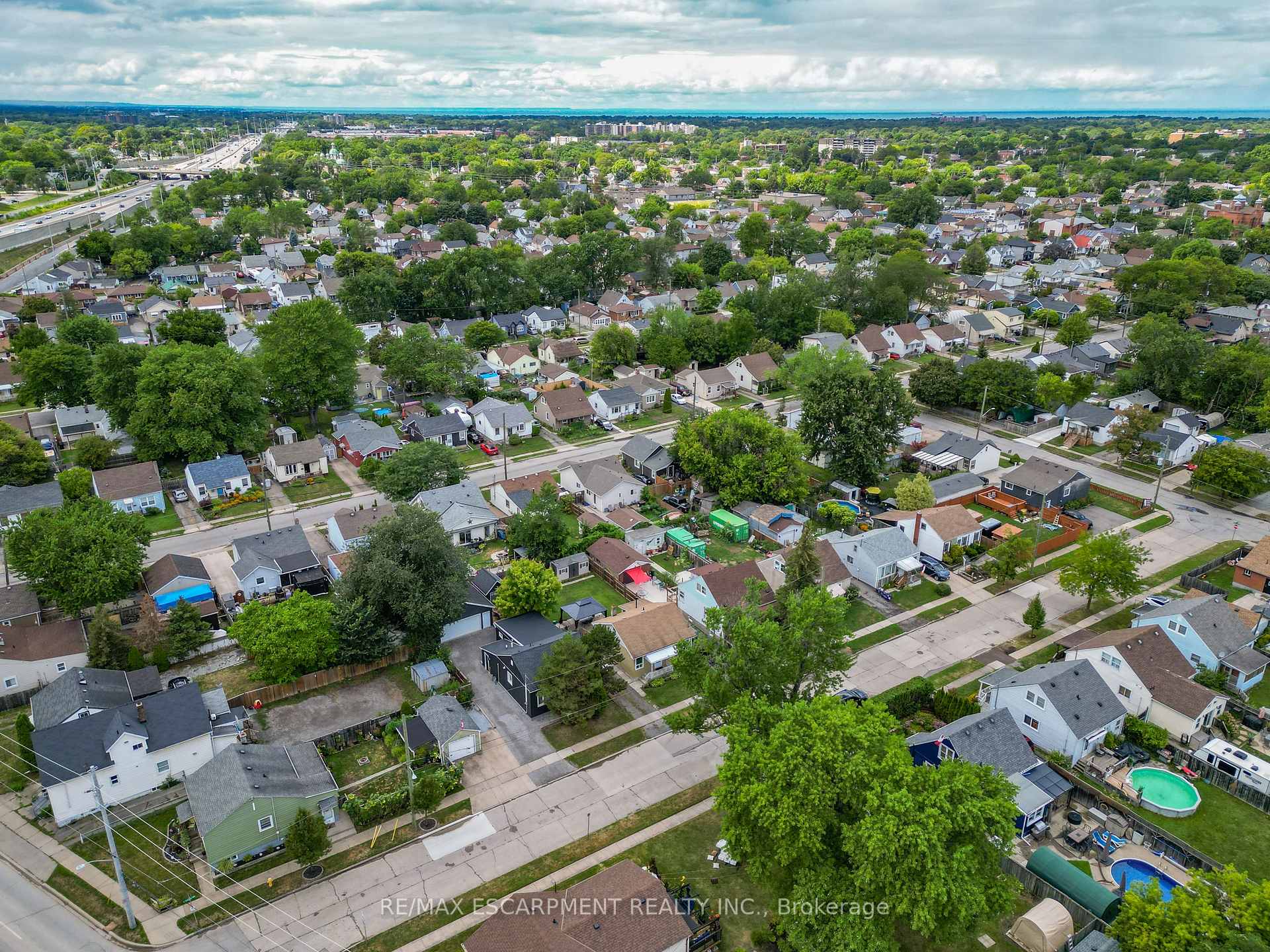 Photo 24 of 1 Waverley Road, St. Catharines, Facer — HOMEH
