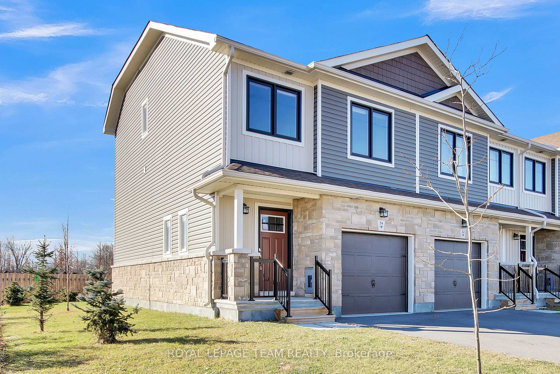 Photo 2 of 34 Staples Boulevard W, Smiths Falls — HOMEH