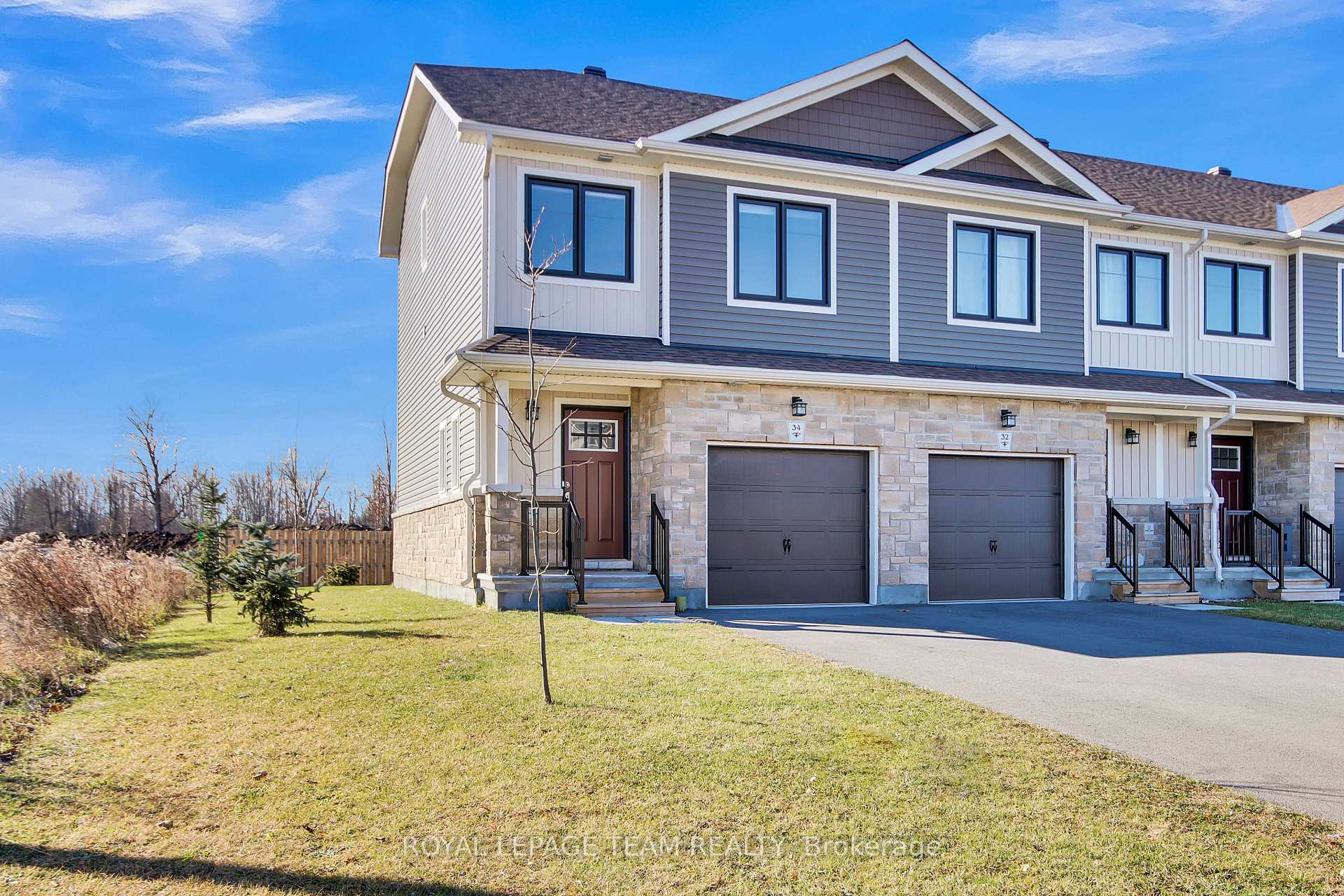 Photo 3 of 34 Staples Boulevard W, Smiths Falls — HOMEH