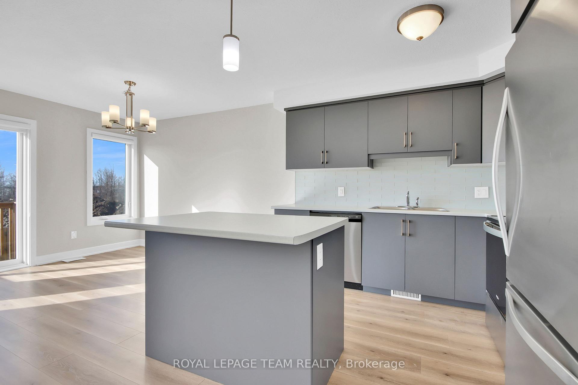 Photo 6 of 34 Staples Boulevard W, Smiths Falls — HOMEH