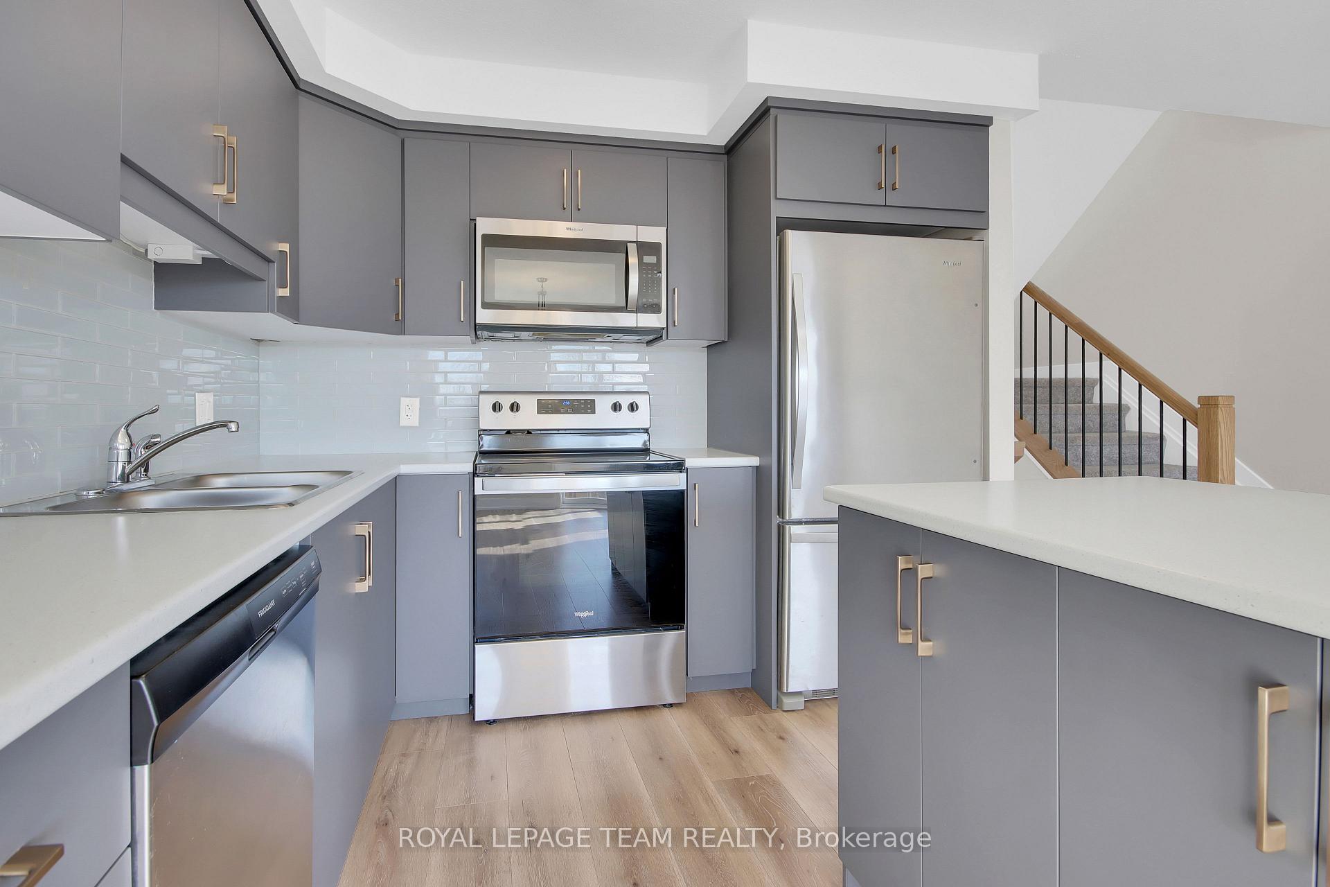 Photo 7 of 34 Staples Boulevard W, Smiths Falls — HOMEH