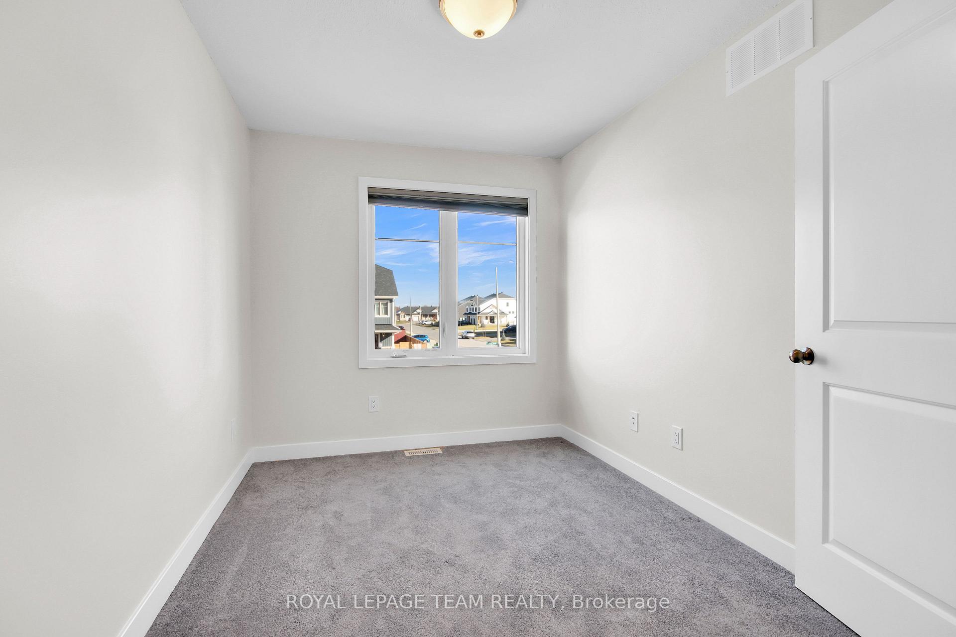 Photo 17 of 34 Staples Boulevard W, Smiths Falls — HOMEH