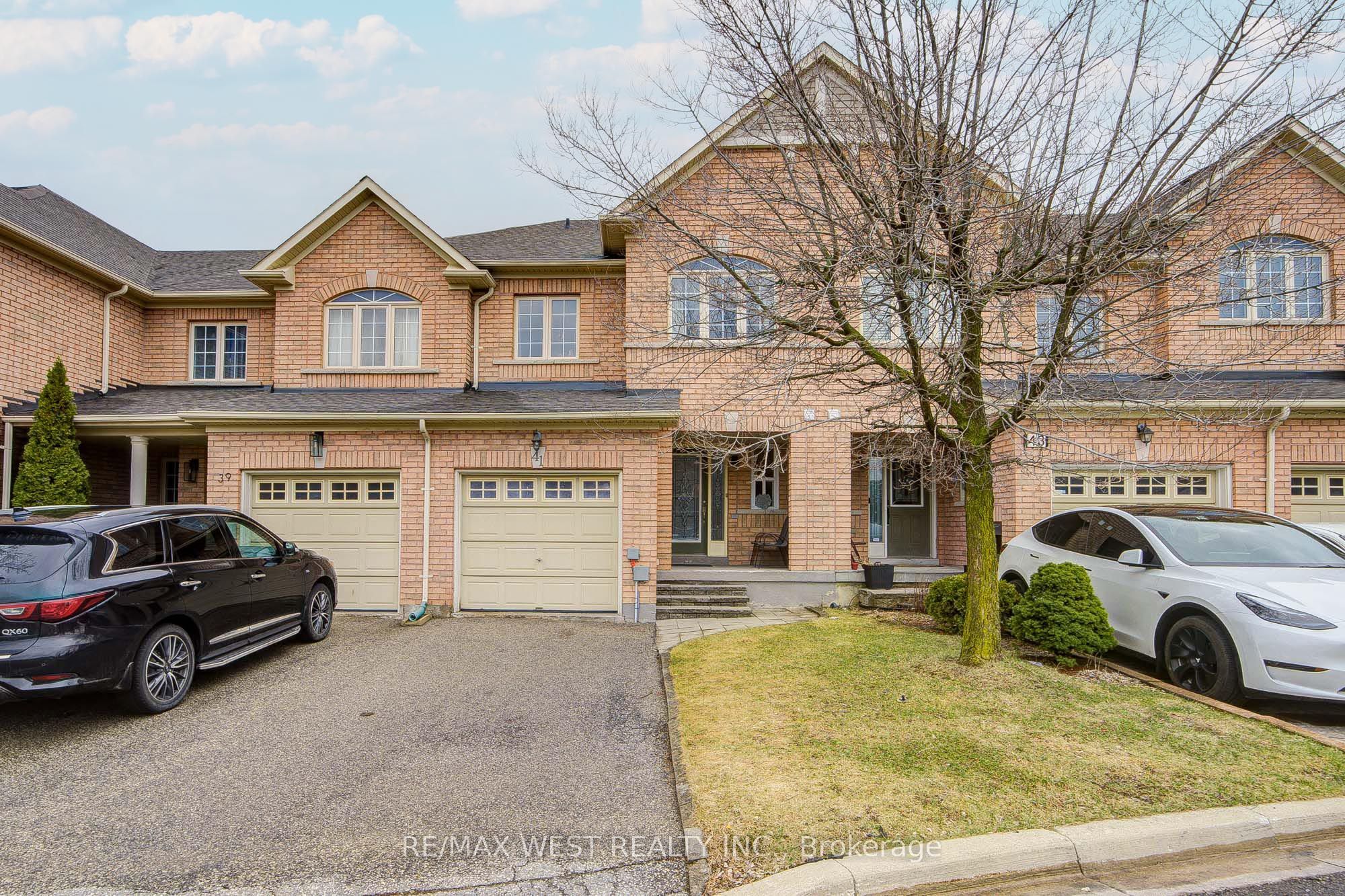 Photo 1 of 41 Lacebark Court, Brampton, Sandringham-Wellington — HOMEH
