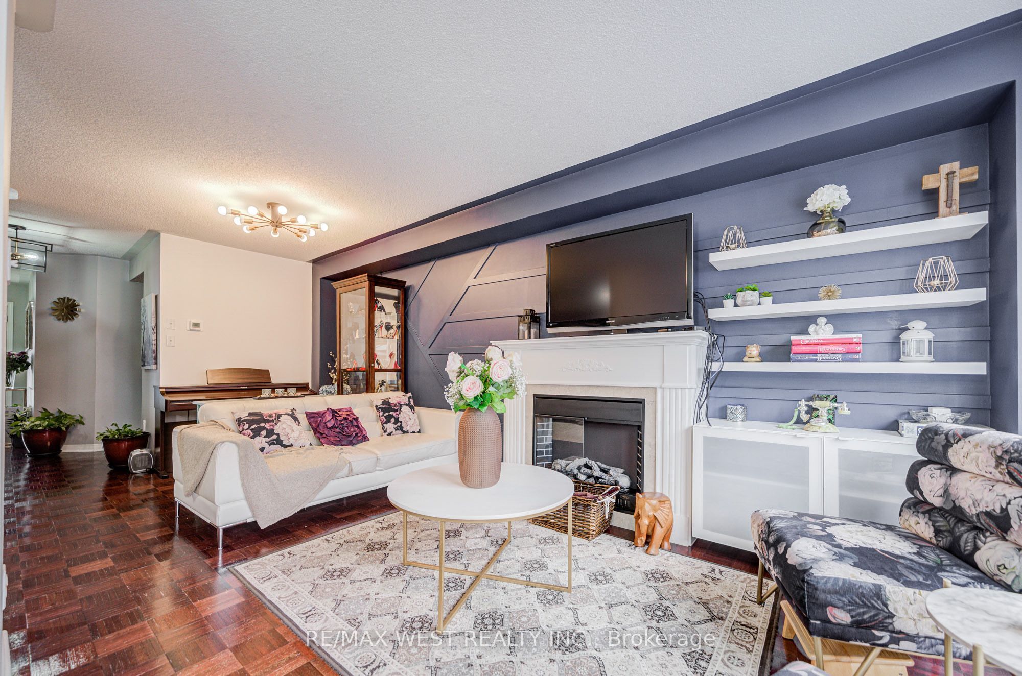 Photo 4 of 41 Lacebark Court, Brampton, Sandringham-Wellington — HOMEH