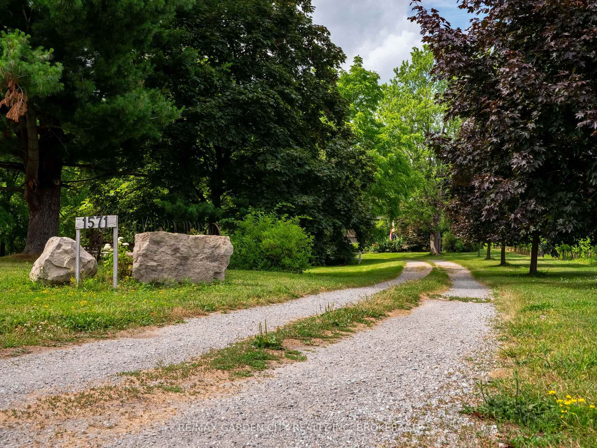 Photo 6 of 1571 Pelham Road, St. Catharines, Rural Eighth — HOMEH