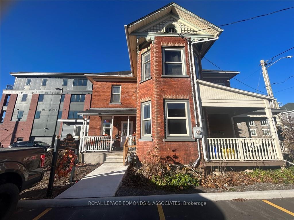 Photo 1 of 11 William Street W, Smiths Falls — HOMEH