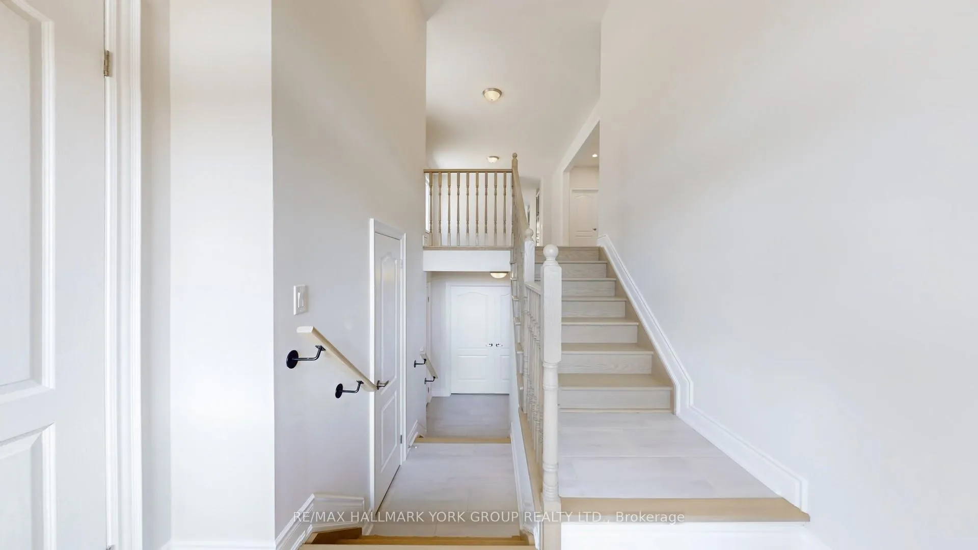 Photo 4 of 2966 Monarch Drive, Orillia — HOMEH