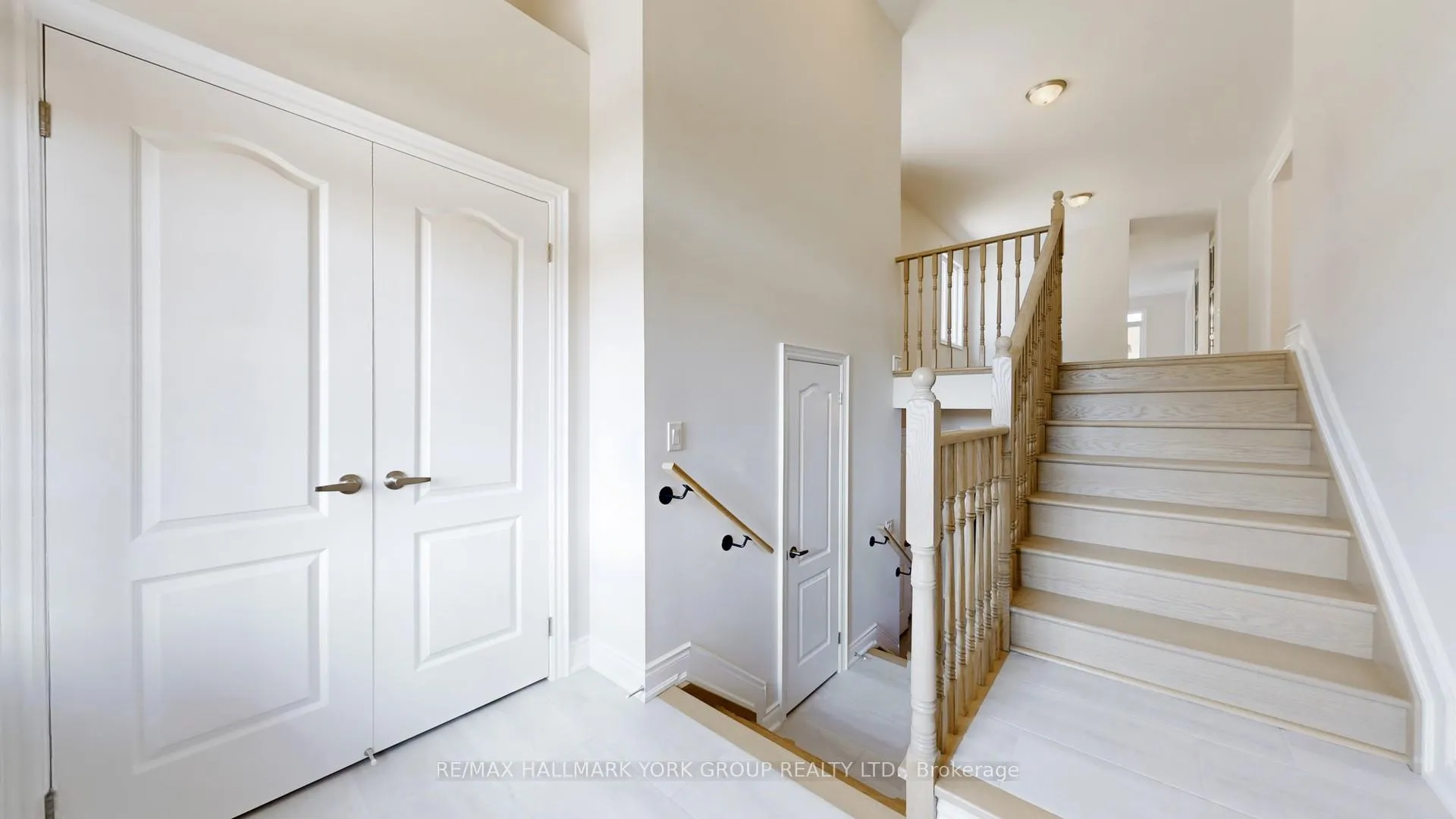 Photo 5 of 2966 Monarch Drive, Orillia — HOMEH