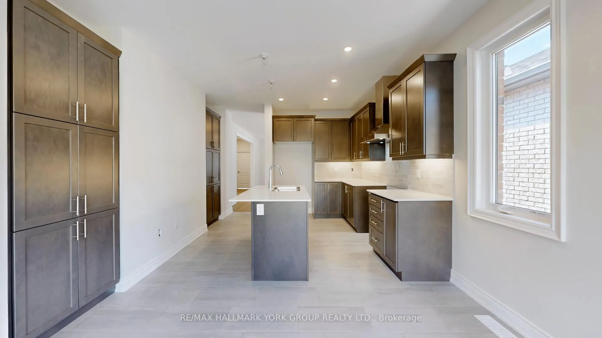 Photo 11 of 2966 Monarch Drive, Orillia — HOMEH