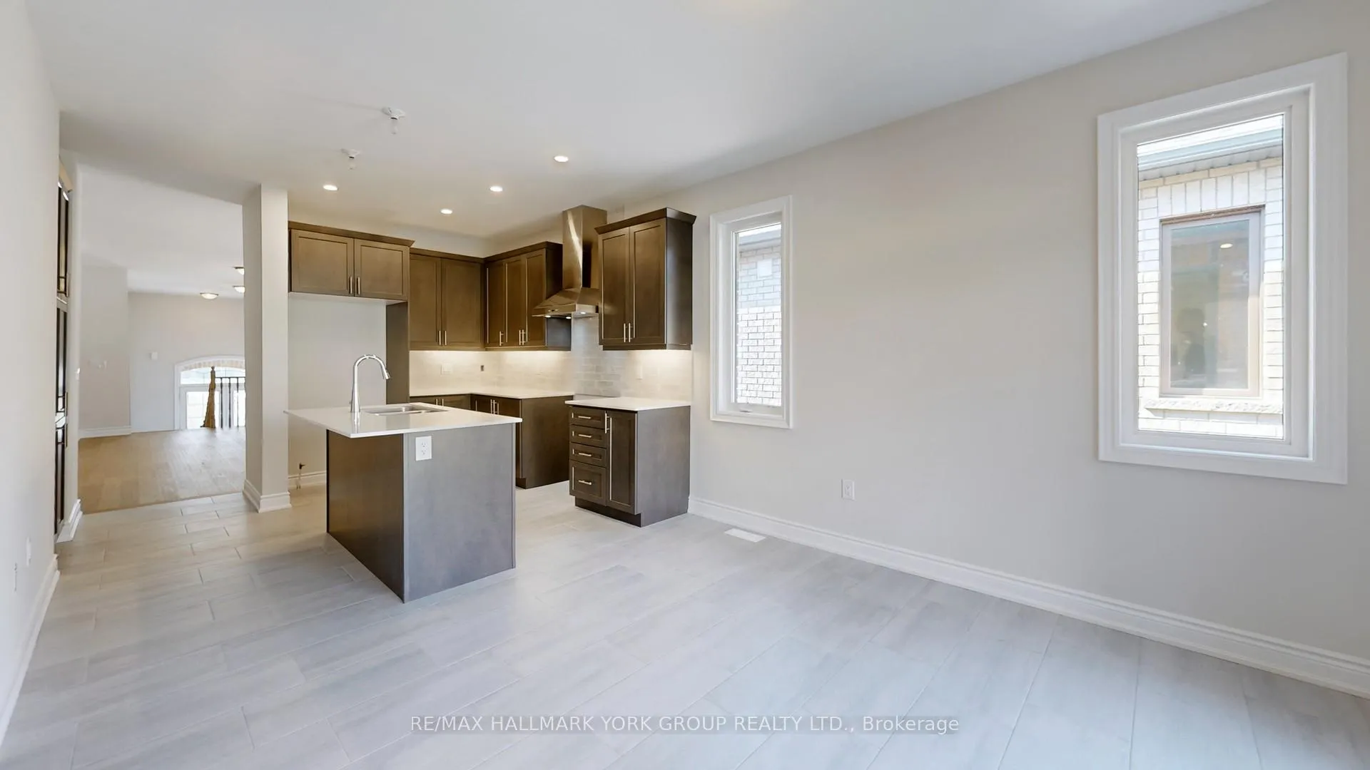 Photo 12 of 2966 Monarch Drive, Orillia — HOMEH