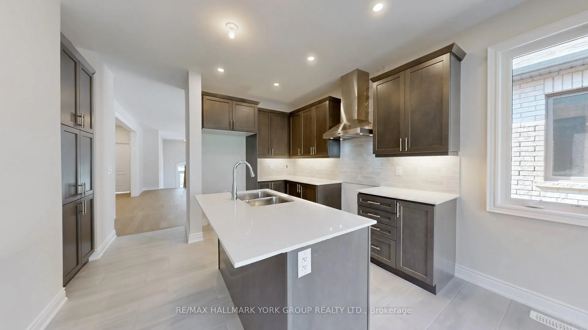 Photo 14 of 2966 Monarch Drive, Orillia — HOMEH