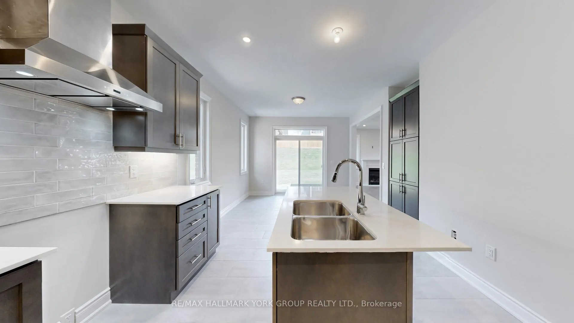Photo 16 of 2966 Monarch Drive, Orillia — HOMEH