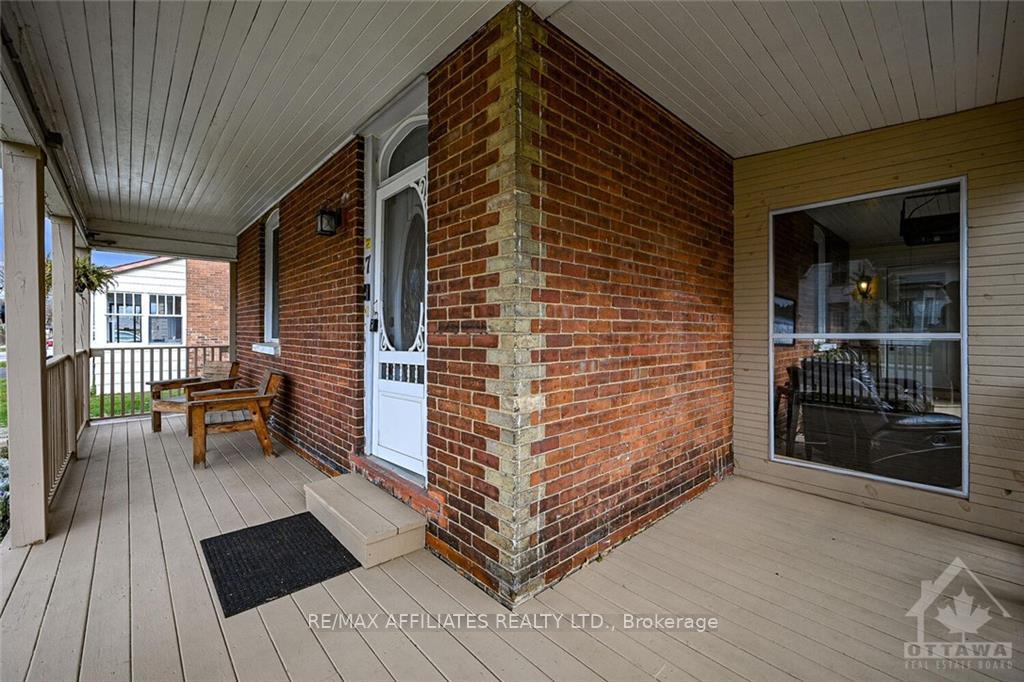 Photo 2 of 7 Lavinia Street, Smiths Falls — HOMEH