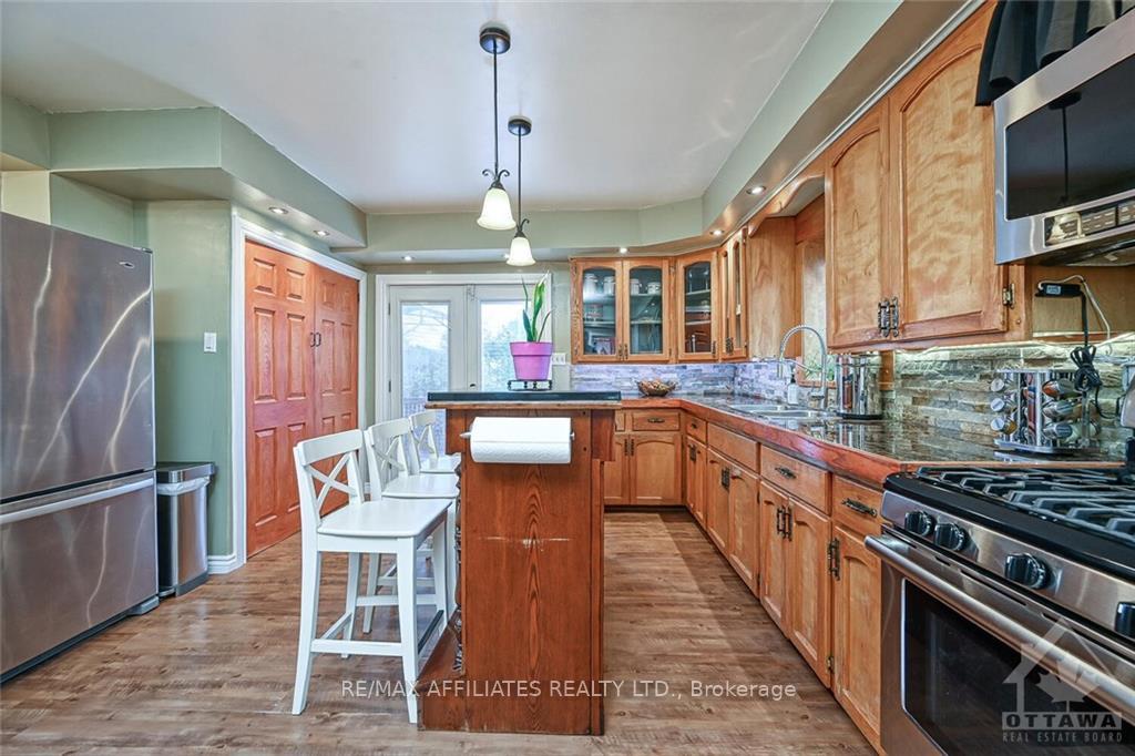 Photo 11 of 7 Lavinia Street, Smiths Falls — HOMEH