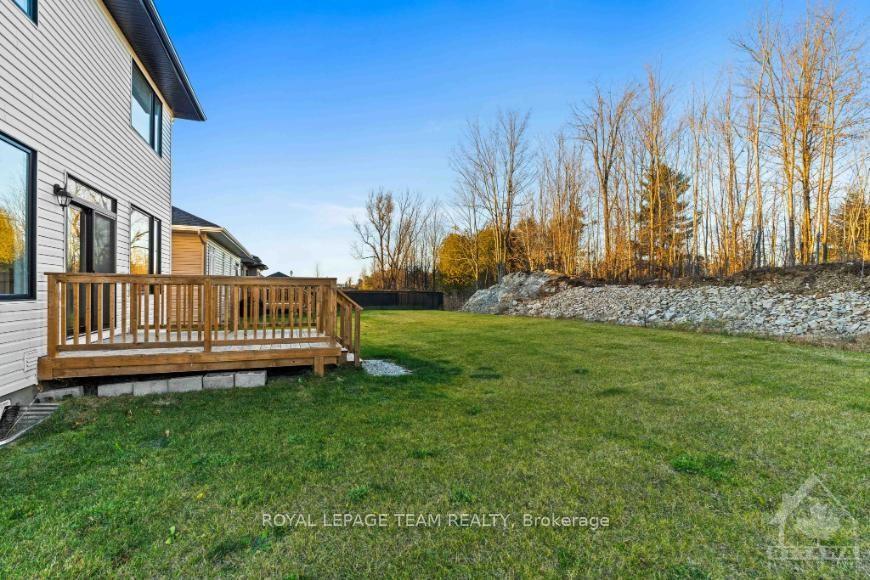 Photo 10 of 305 Wood Avenue, Smiths Falls — HOMEH
