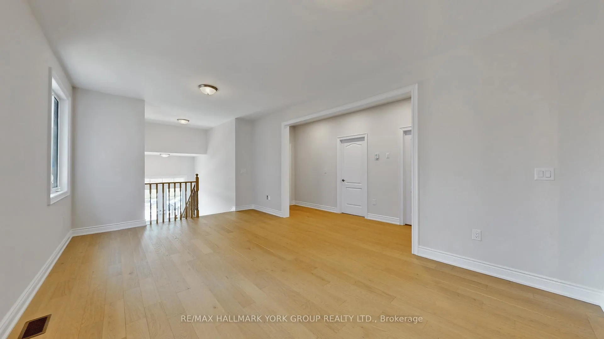 Photo 7 of 2968 Monarch Drive, Orillia — HOMEH