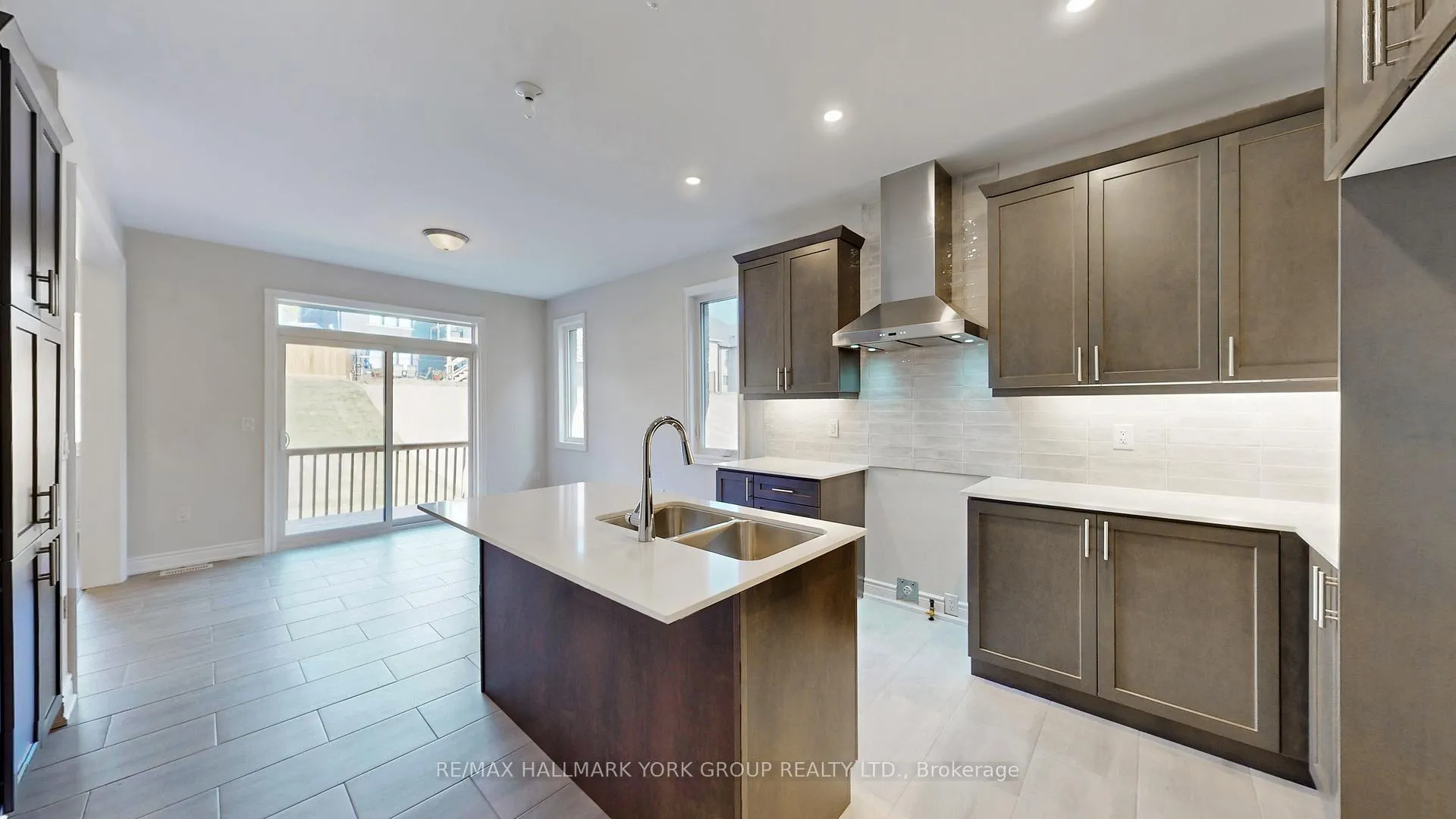 Photo 9 of 2968 Monarch Drive, Orillia — HOMEH