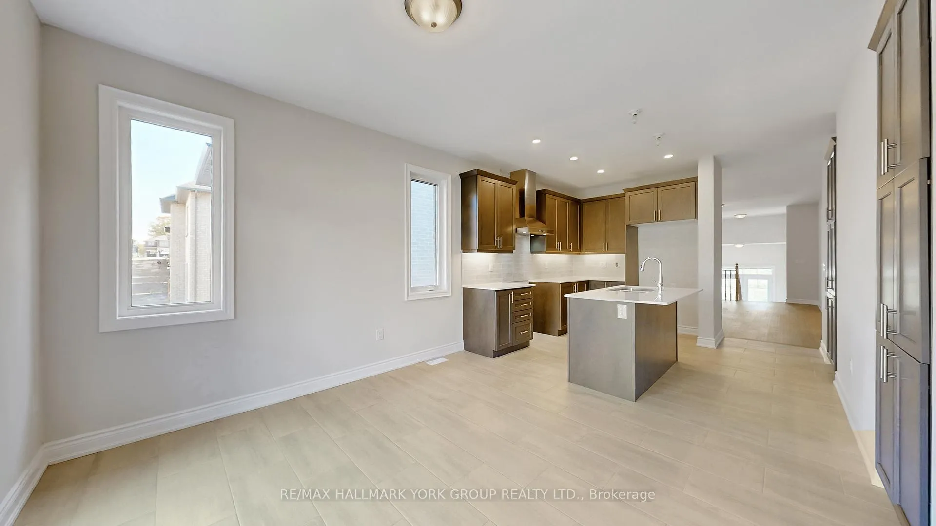 Photo 15 of 2968 Monarch Drive, Orillia — HOMEH