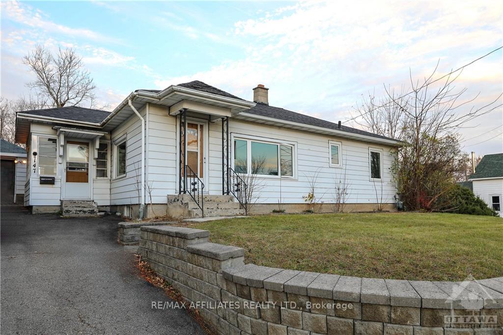 Photo 1 of 147 Queen Street, Smiths Falls — HOMEH