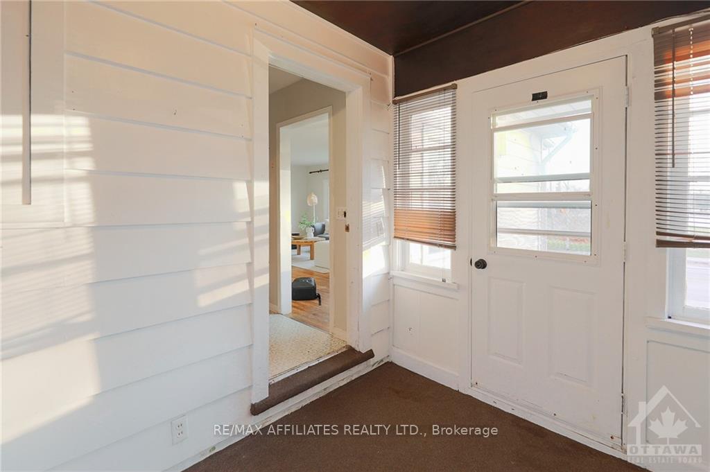 Photo 3 of 147 Queen Street, Smiths Falls — HOMEH