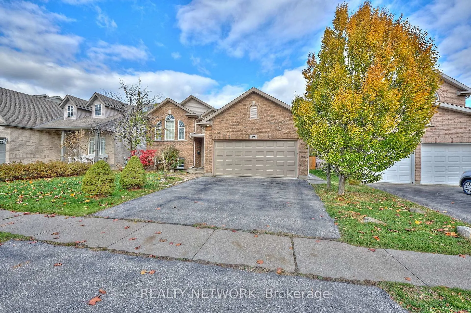 Photo 1 of 69 Macturnbull Drive, St. Catharines, Rykert/Vansickle — HOMEH