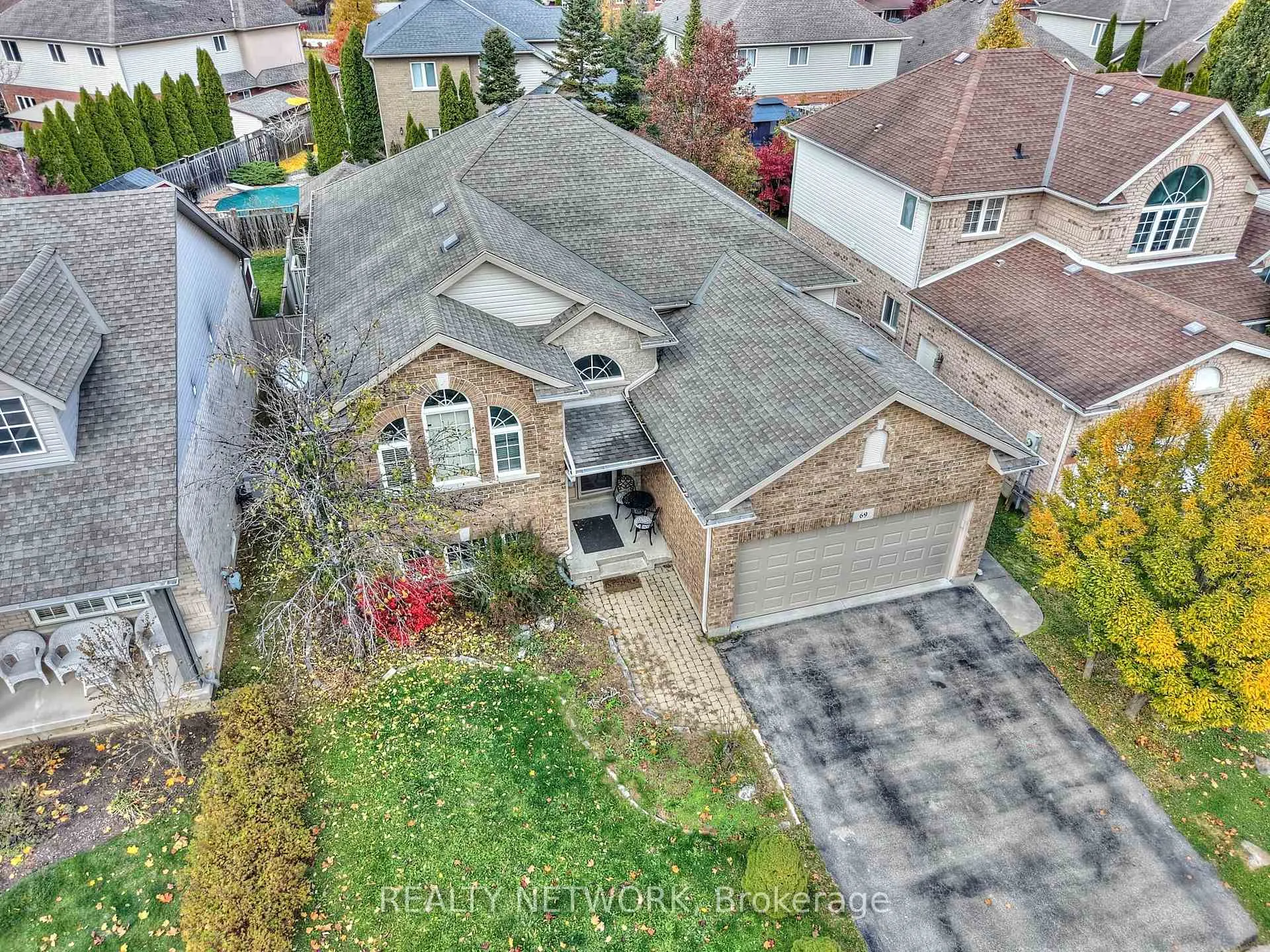 Photo 7 of 69 Macturnbull Drive, St. Catharines, Rykert/Vansickle — HOMEH