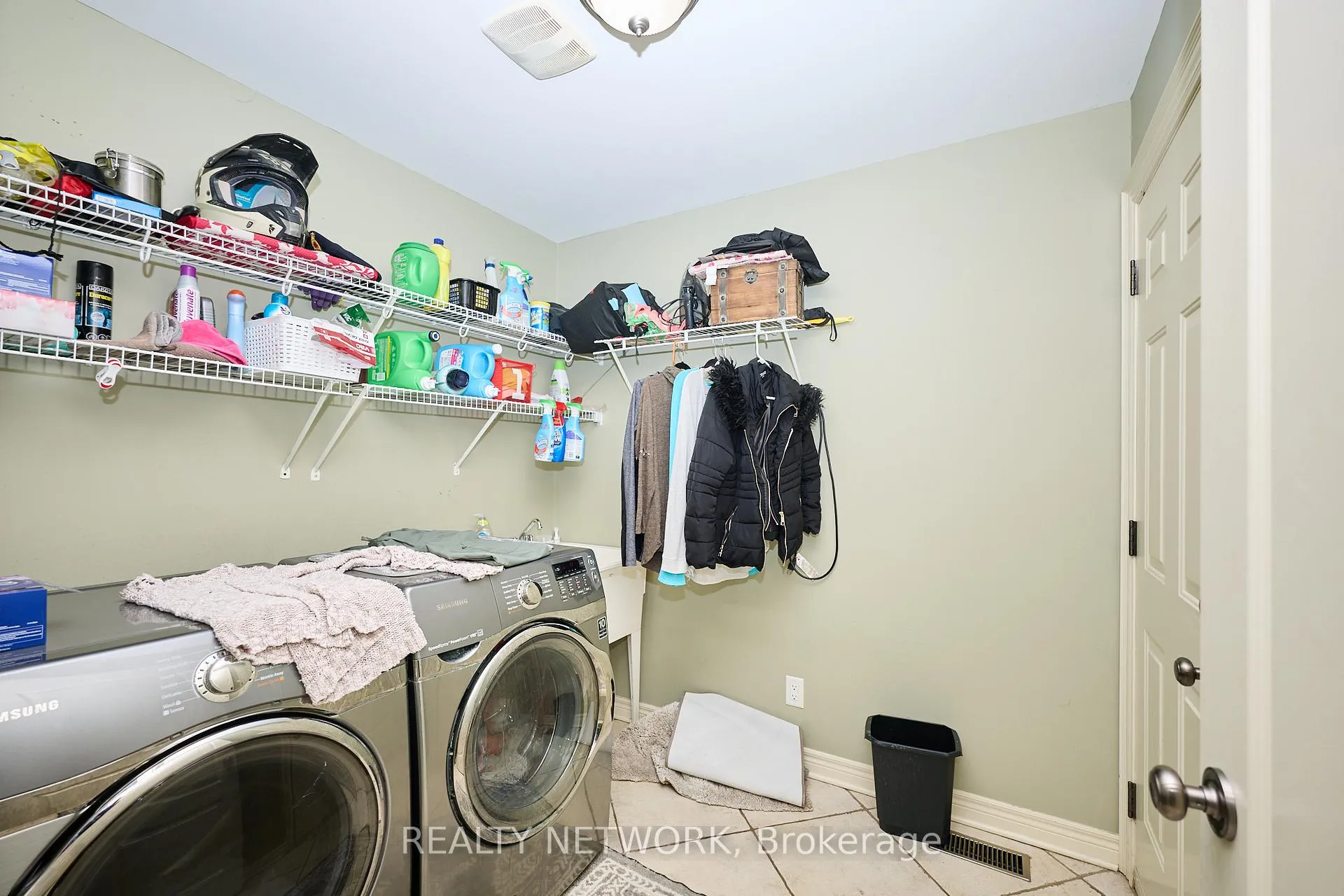 Photo 10 of 69 Macturnbull Drive, St. Catharines, Rykert/Vansickle — HOMEH