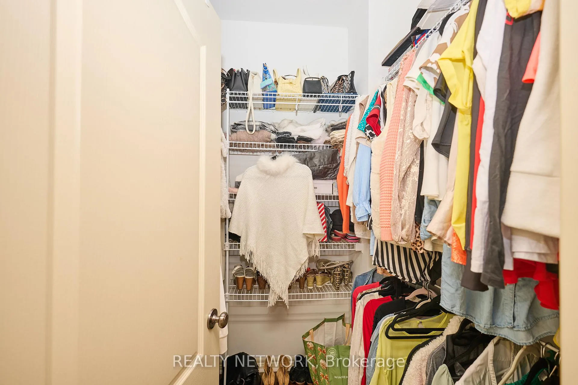 Photo 24 of 69 Macturnbull Drive, St. Catharines, Rykert/Vansickle — HOMEH