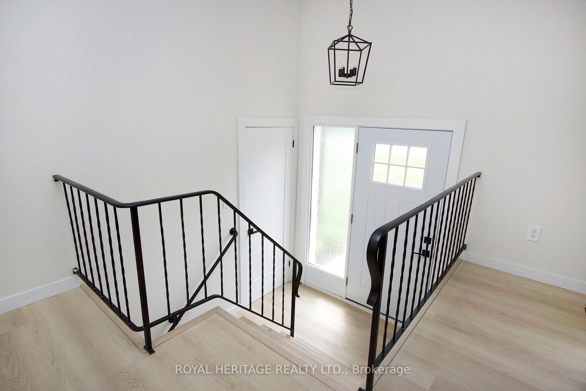 Photo 3 of 689 Cedarvale Crescent, Selwyn — HOMEH