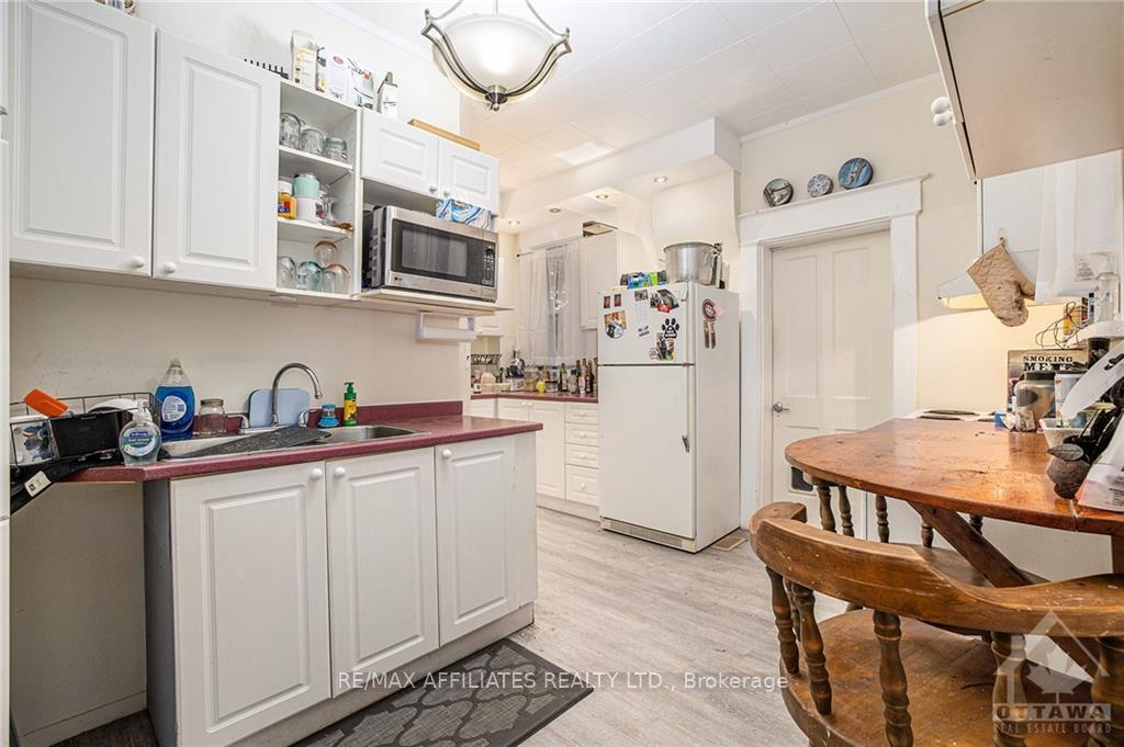 Photo 8 of 14 Mcewen Avenue, Smiths Falls — HOMEH