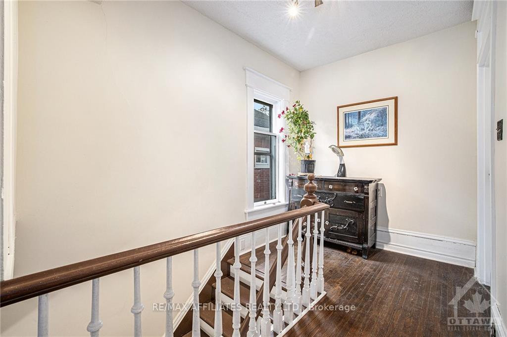 Photo 9 of 14 Mcewen Avenue, Smiths Falls — HOMEH