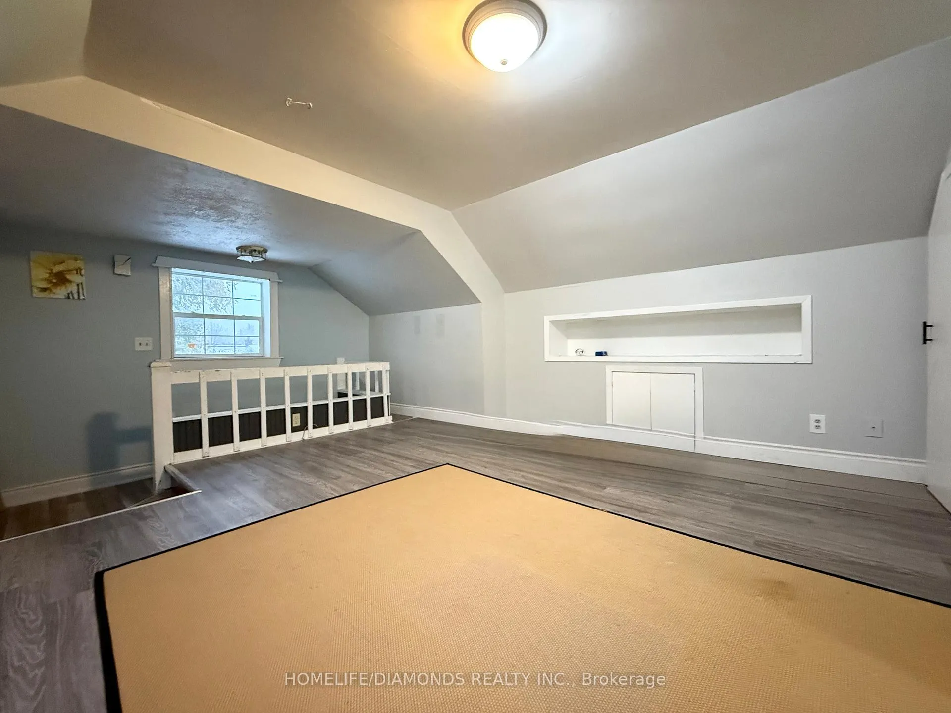 Photo 2 of Unit UPPER, 401 Queenston Street, St. Catharines, E. Chester — HOMEH