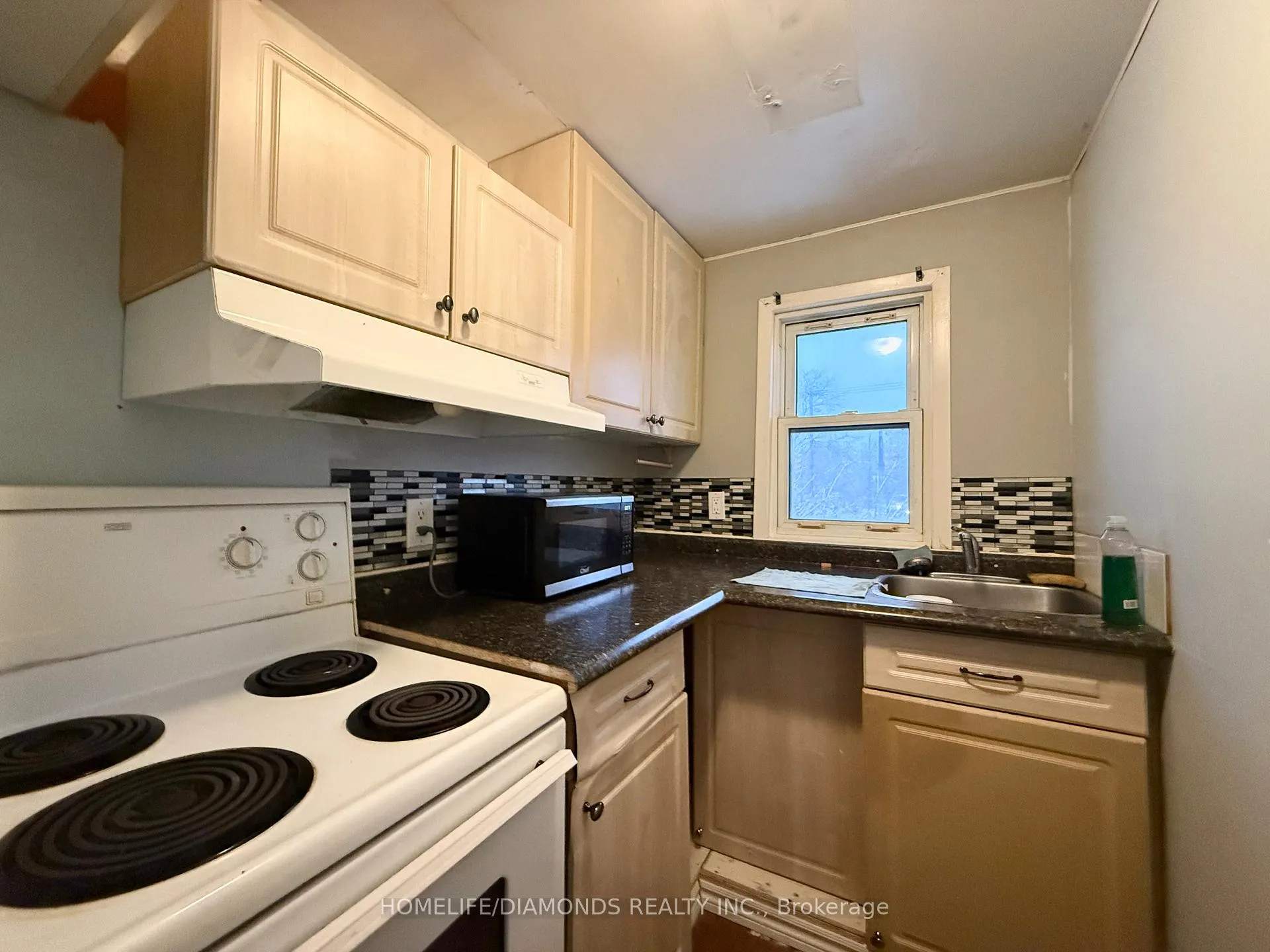 Photo 3 of Unit UPPER, 401 Queenston Street, St. Catharines, E. Chester — HOMEH