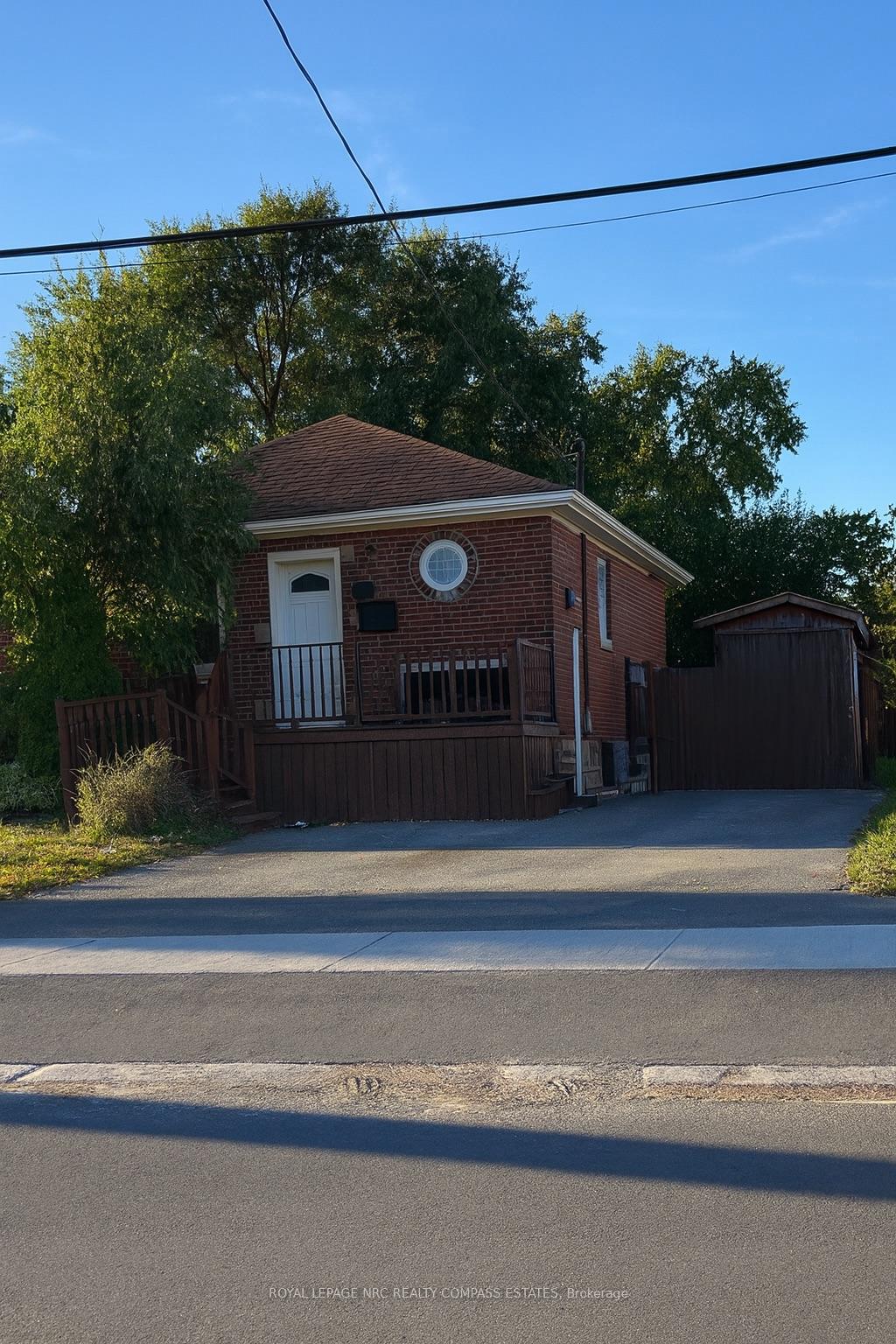 Photo 1 of 90 St Davids Road, St. Catharines, Burleigh Hill — HOMEH