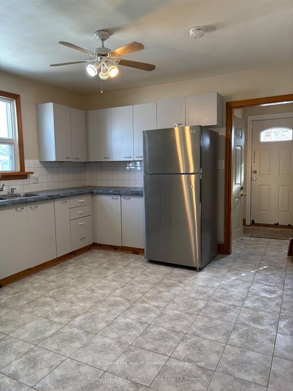 Photo 3 of 90 St Davids Road, St. Catharines, Burleigh Hill — HOMEH