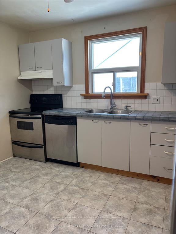 Photo 5 of 90 St Davids Road, St. Catharines, Burleigh Hill — HOMEH