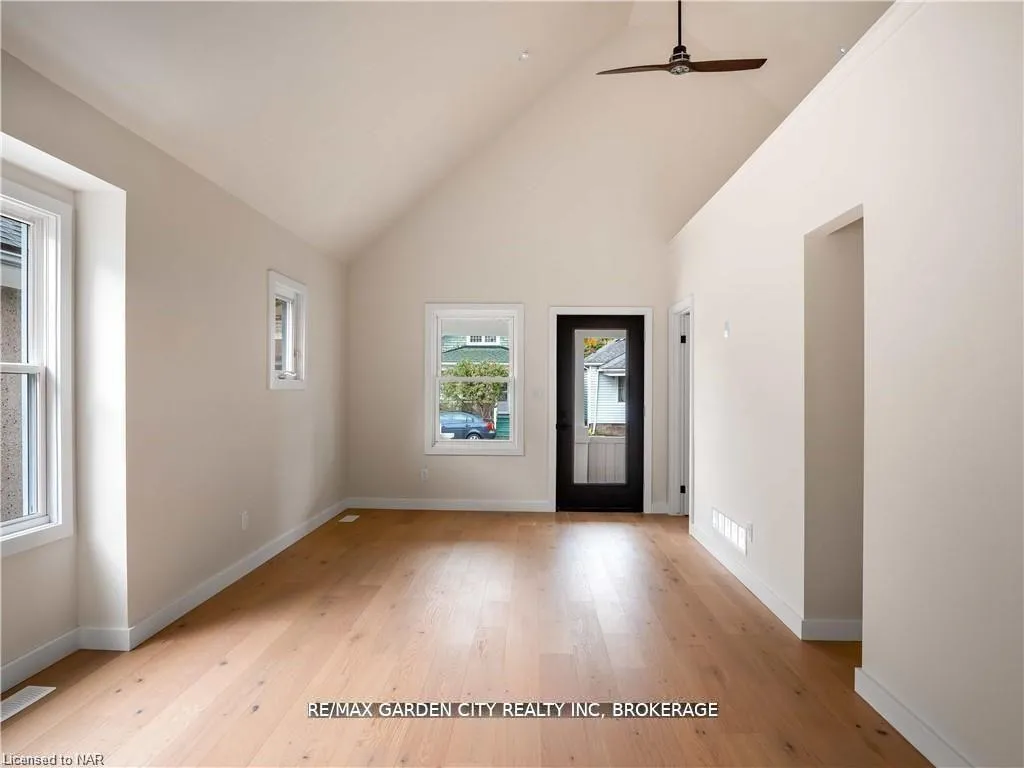 Photo 6 of 98 Pleasant Avenue, St. Catharines, Downtown — HOMEH
