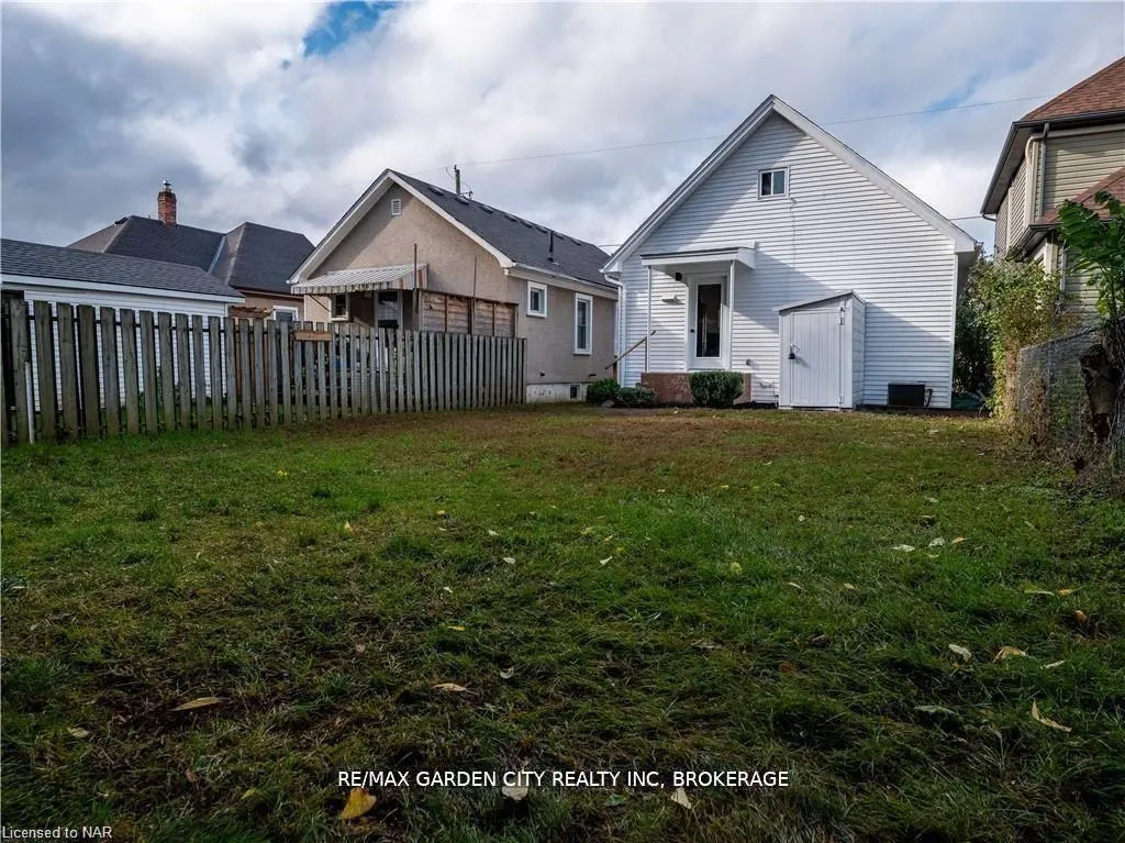 Photo 25 of 98 Pleasant Avenue, St. Catharines, Downtown — HOMEH