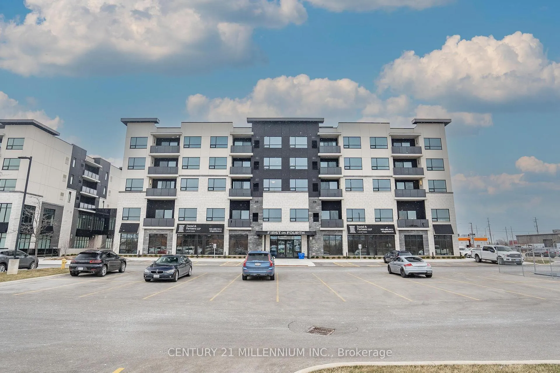 Front of Unit 403, 300B On the Fourth Avenue N