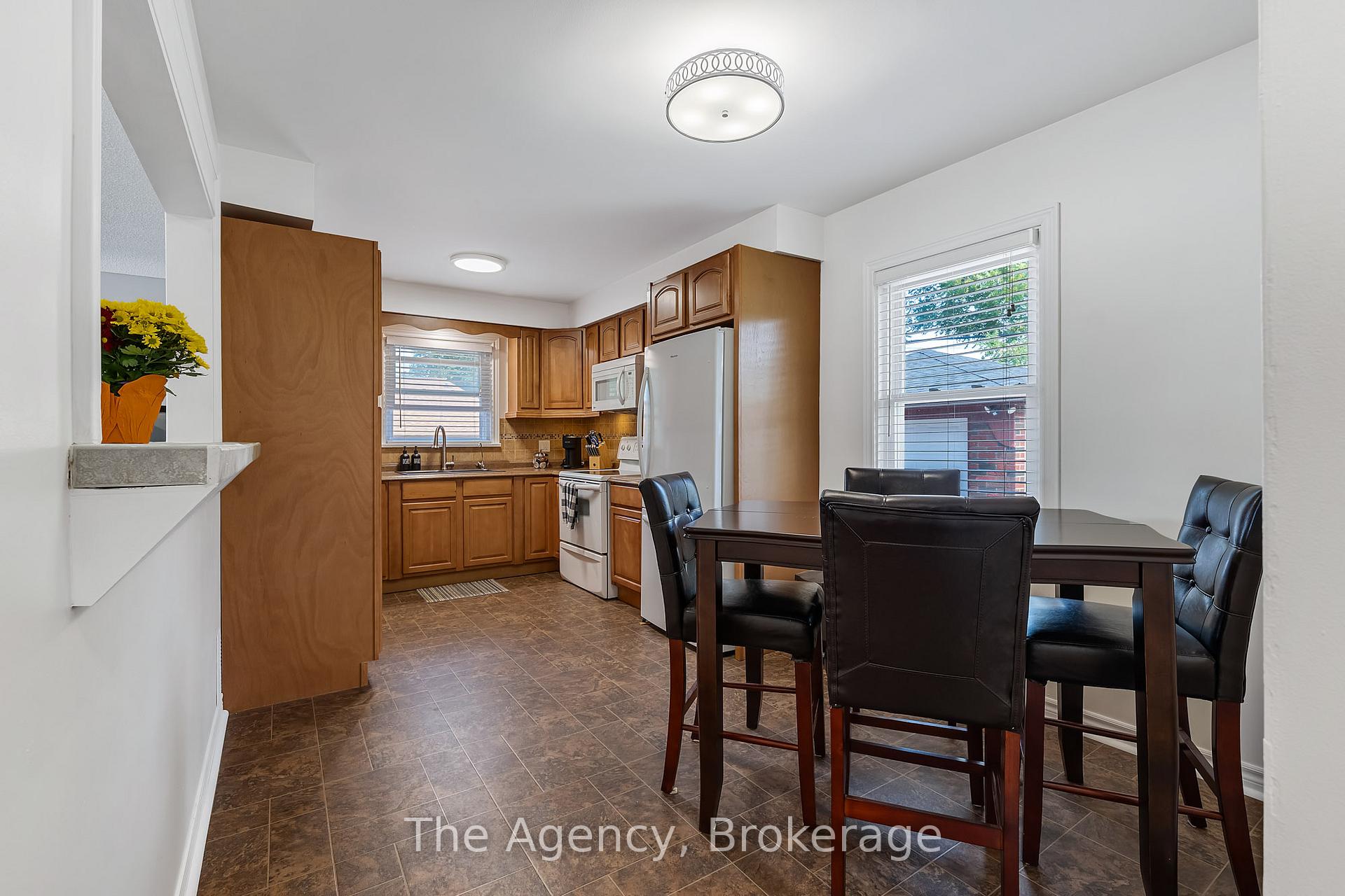 Photo 11 of 436 Bunting Road, St. Catharines, Carlton/Bunting — HOMEH