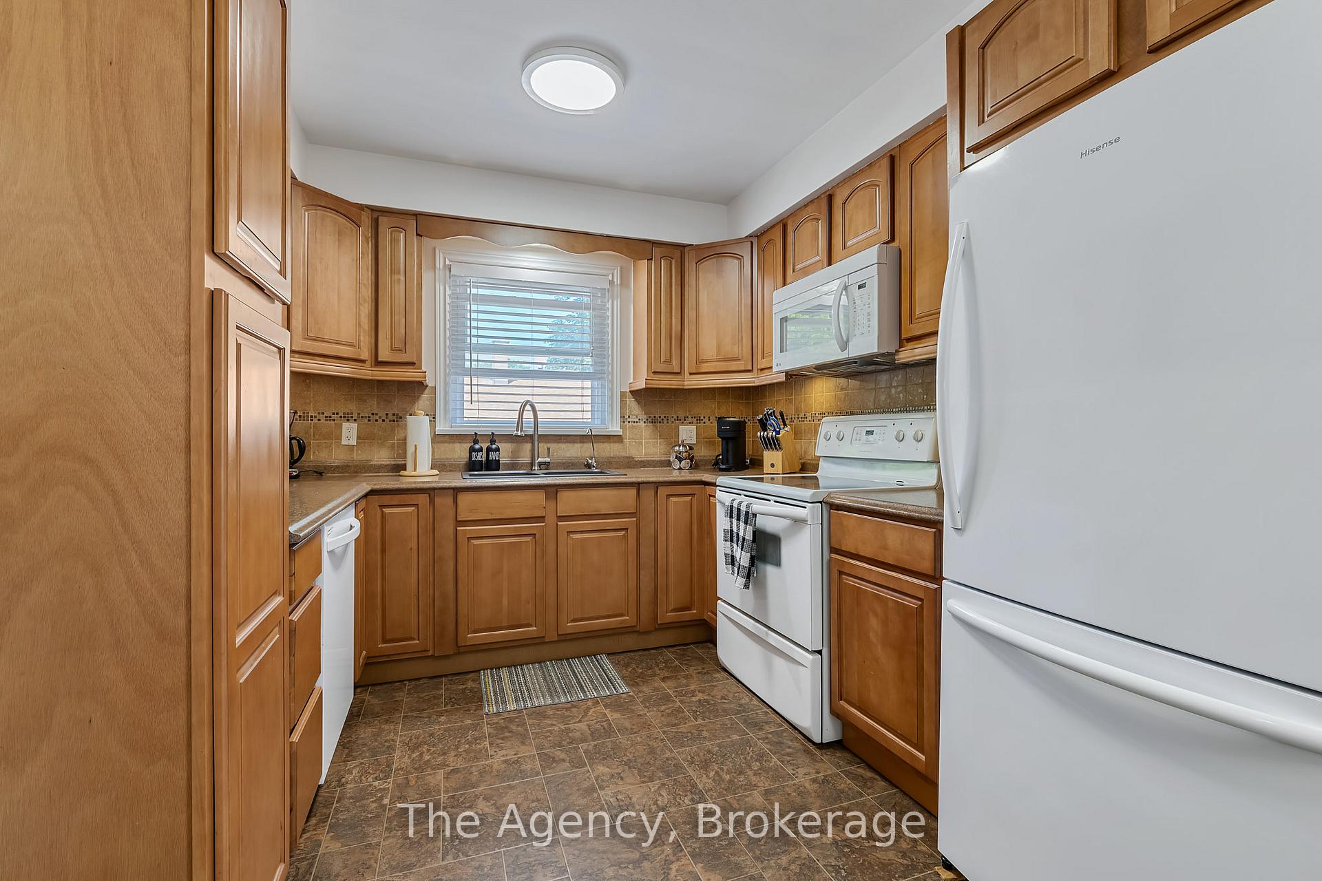 Photo 12 of 436 Bunting Road, St. Catharines, Carlton/Bunting — HOMEH